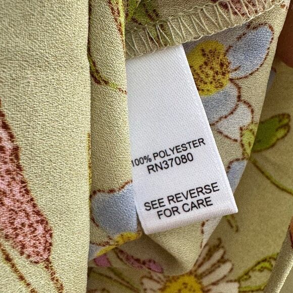 Cato Women's Plus Size Green V Neck Floral Blouse Top Size 26/28 - Picture 7 of 7